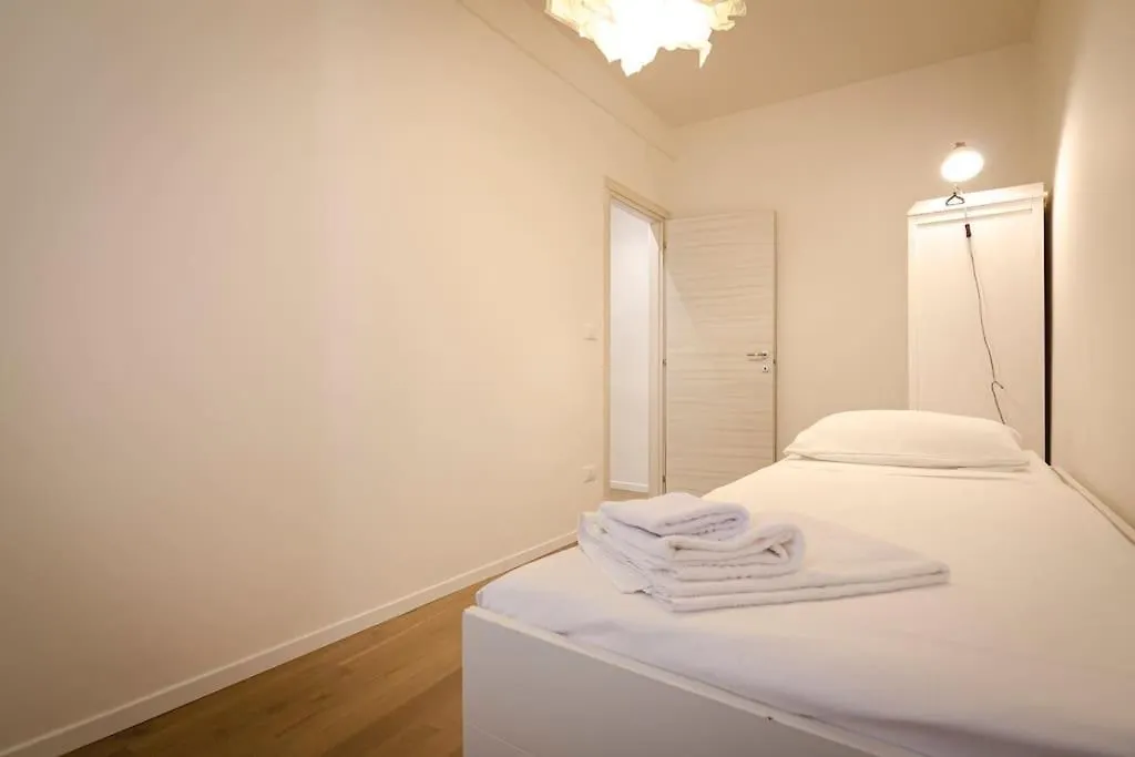 Del Riccio Home, In The Heart Of The City Bologna Apartment